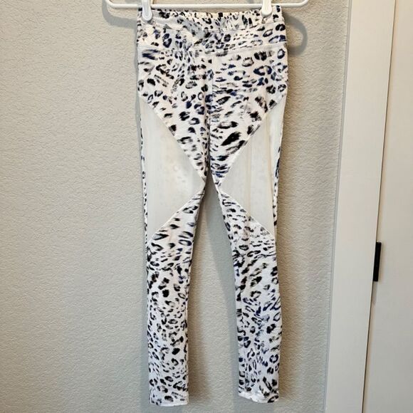 Varley Bicknell White Blue Leopard Animal Print Mesh Leggings - Size XS - EUC - Picture 2 of 8